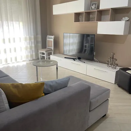 Gold House Sea Apartment Durres